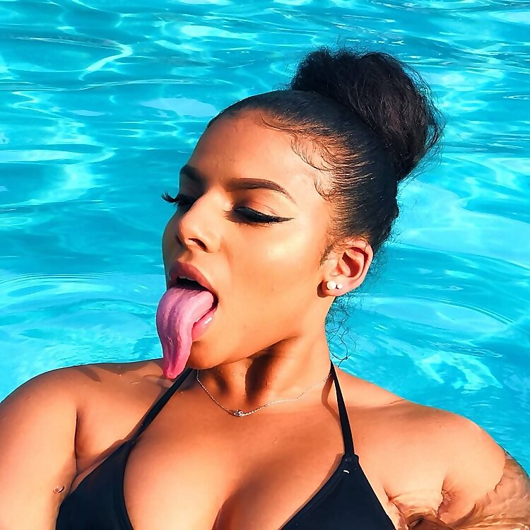 Mikayla Saravia
