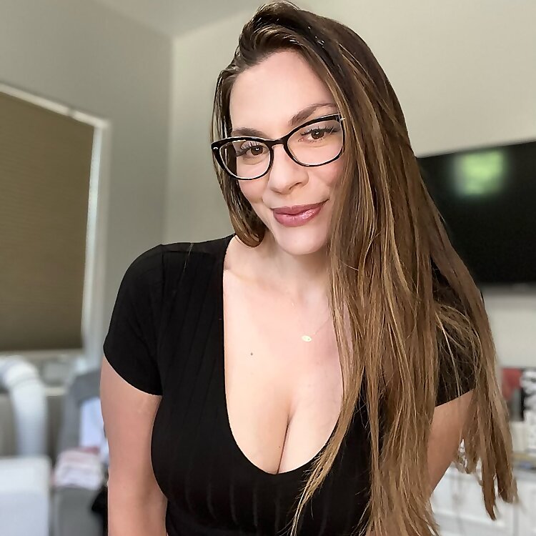 Mia Taylor