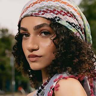 Thalia Elansari