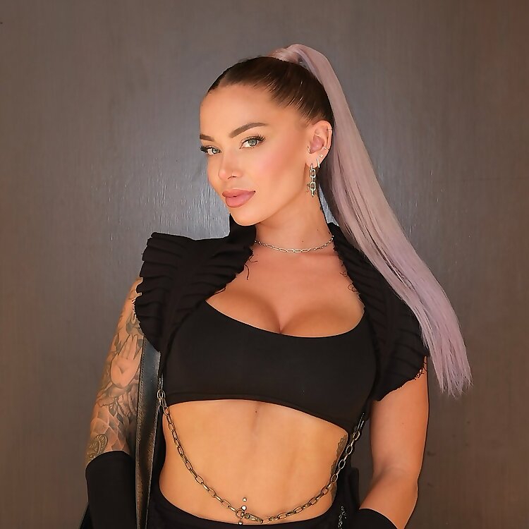Hayley Davies 