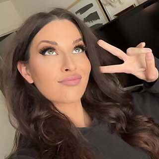 Bella Fox