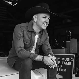Craig Campbell
