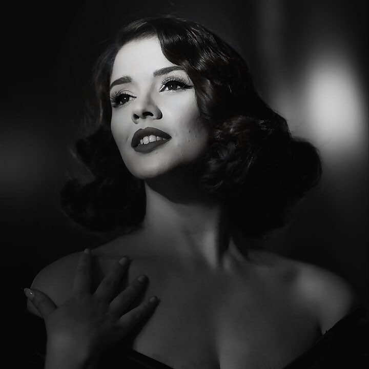 Scarlett Luxe