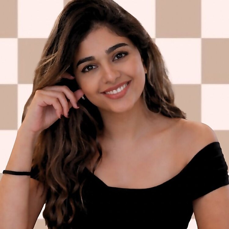 Niusha Afshar