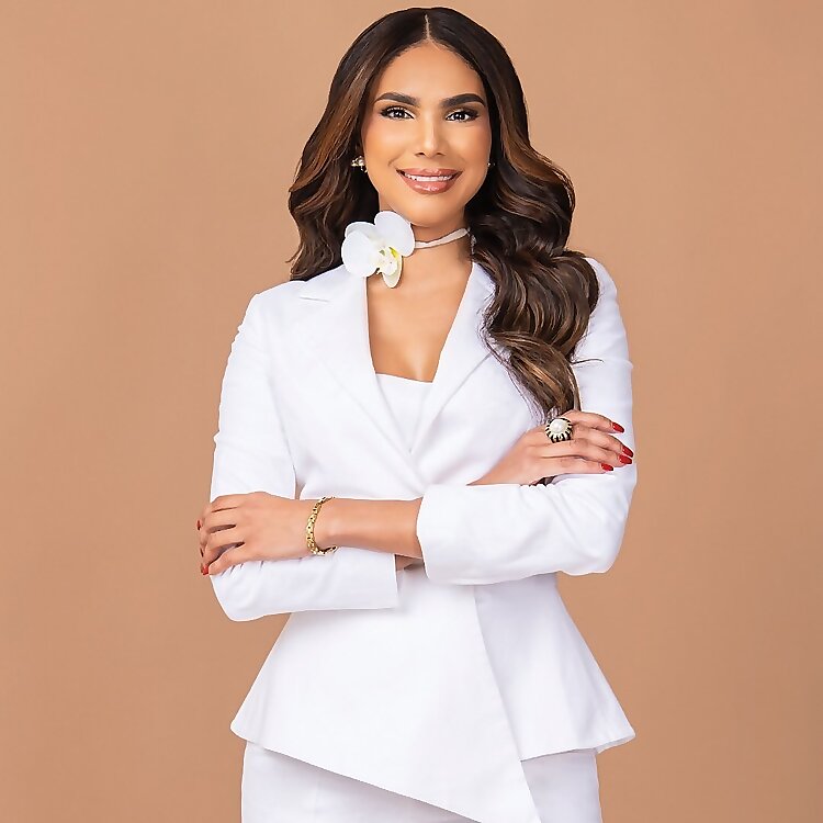 Charina Decker 