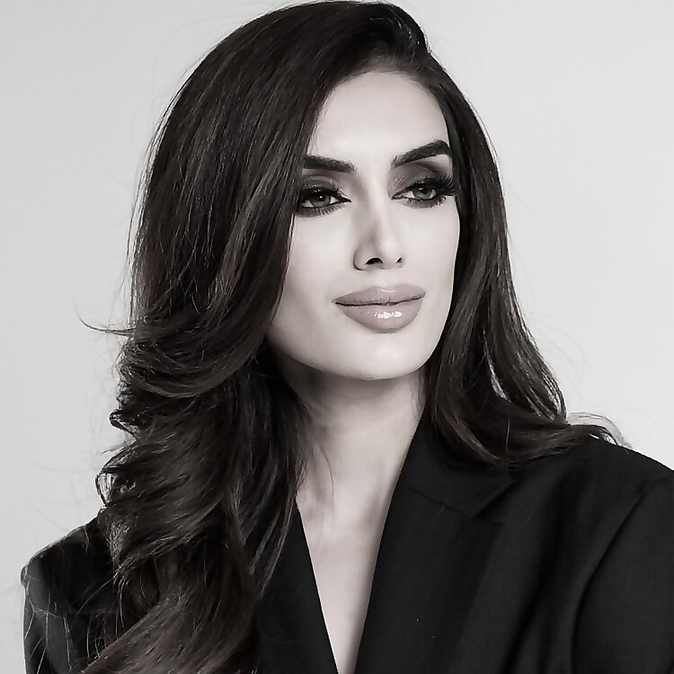 Dr Zoya Awan