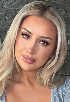 Top 30 MILF OnlyFans in 2025 (Milf OnlyFans Models)