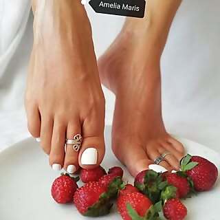 Amelia Maris