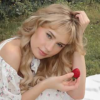 Elena Katey