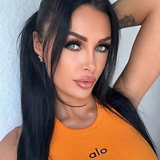 Selina Fox