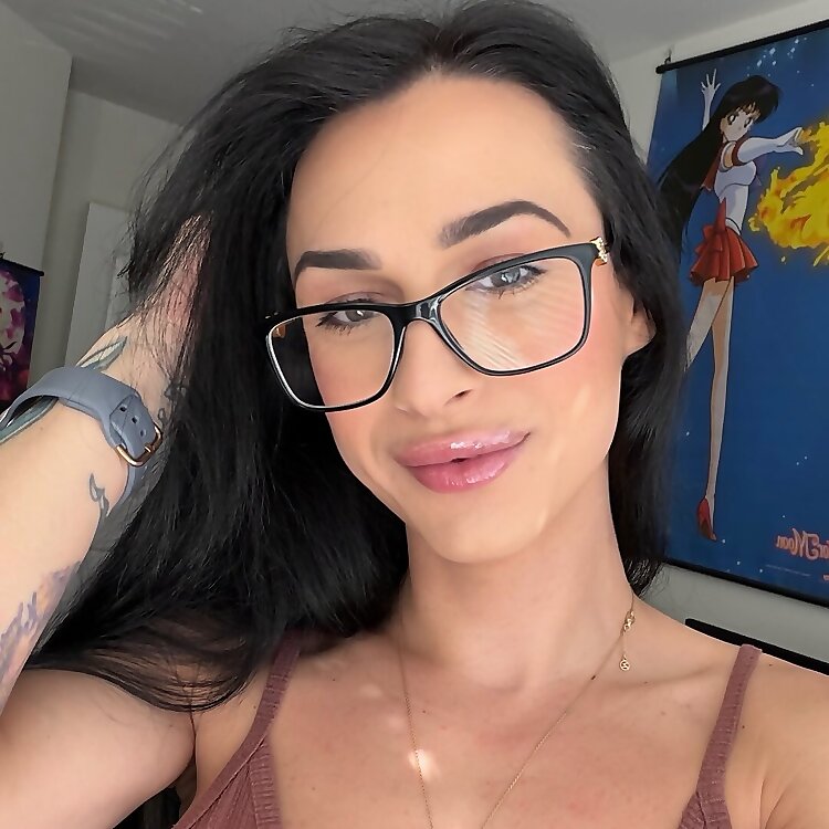 Khloe Kay
