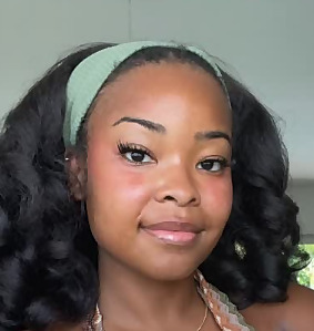 Zuri Bella Rose