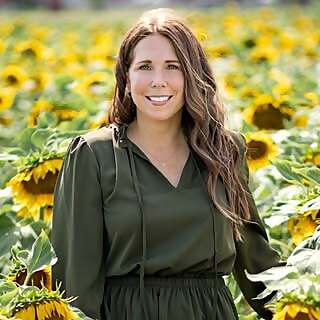 Lisa Waupsh Towle