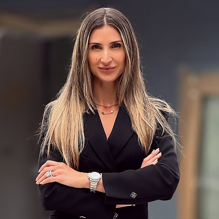 Raquel Oliveira Parikh