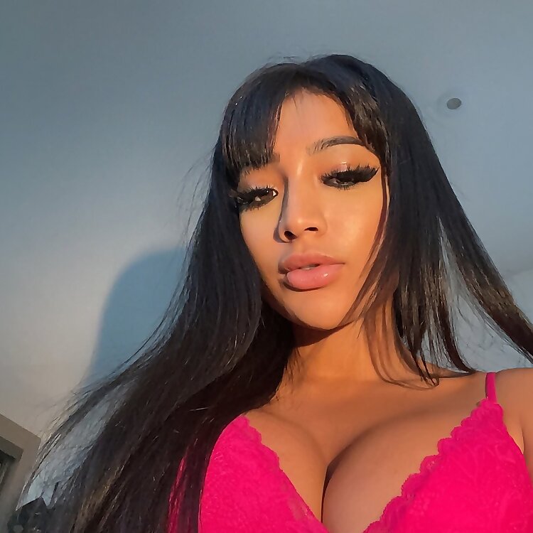 Yasmina Khan ?