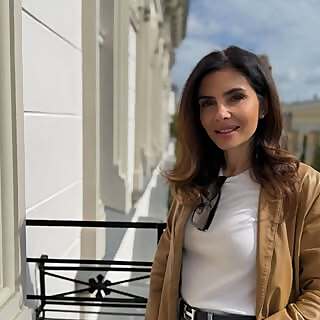 Elina Sapiro