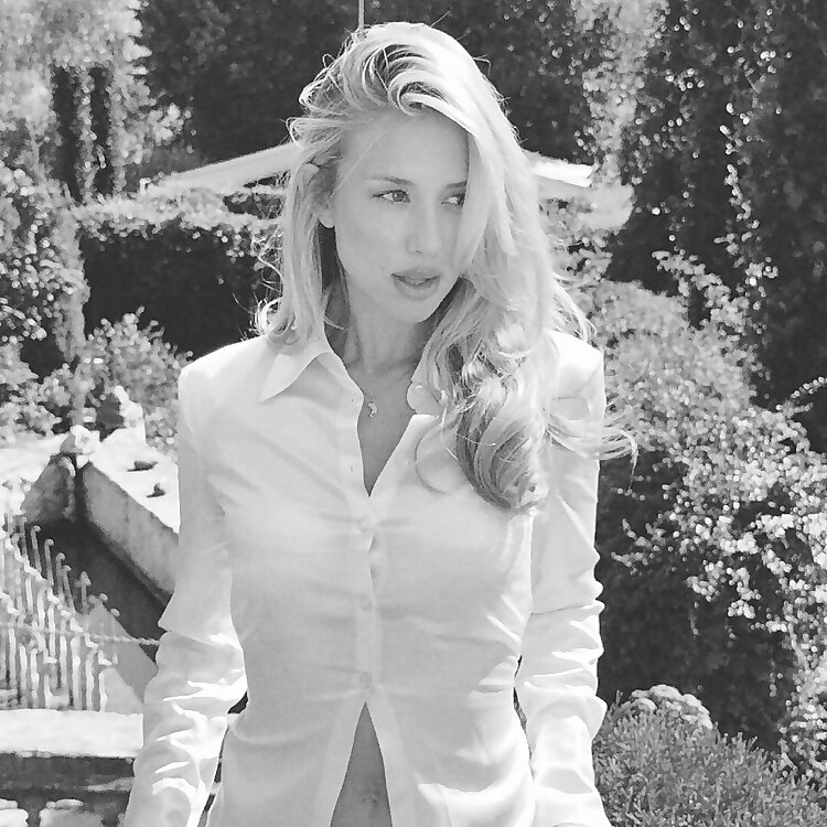 Amanda Estelle