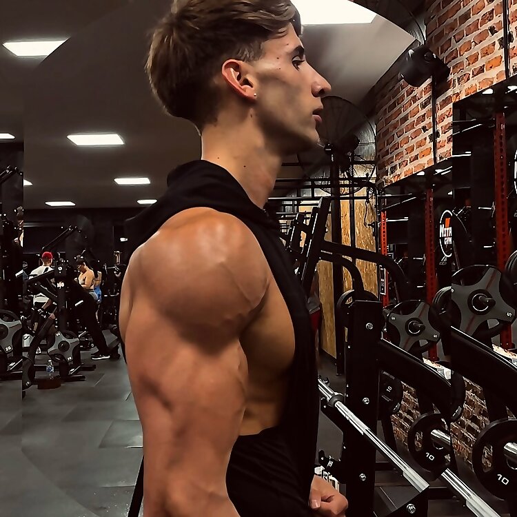 Tomi Gomez
