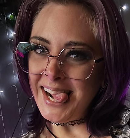 Molly Starr