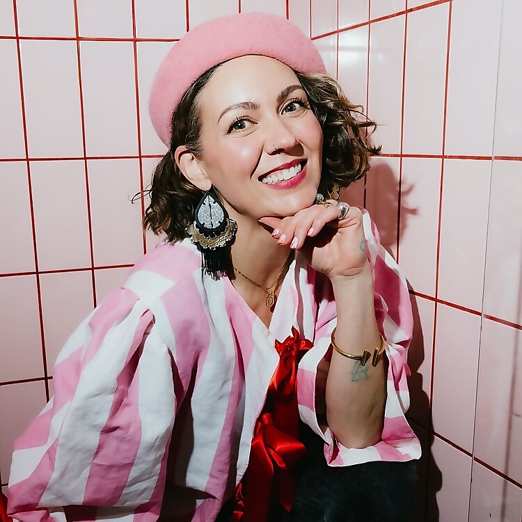 Elle Hitchens