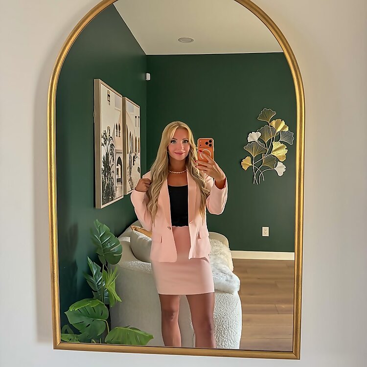 Tori Rowinski 