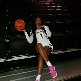 Mikayla Blakes
