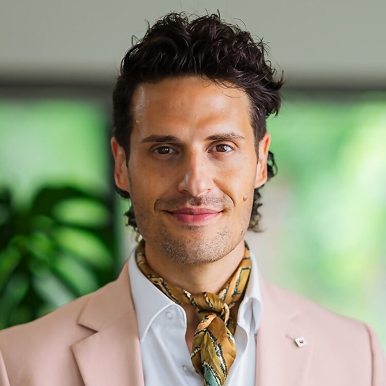 Dr Mathew Leonardi