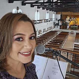 Alabanzas Beatriz Ruiz