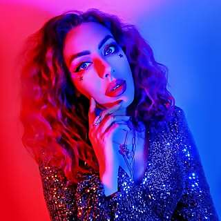 Stephi LaReine