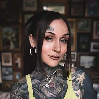 Monami Frost