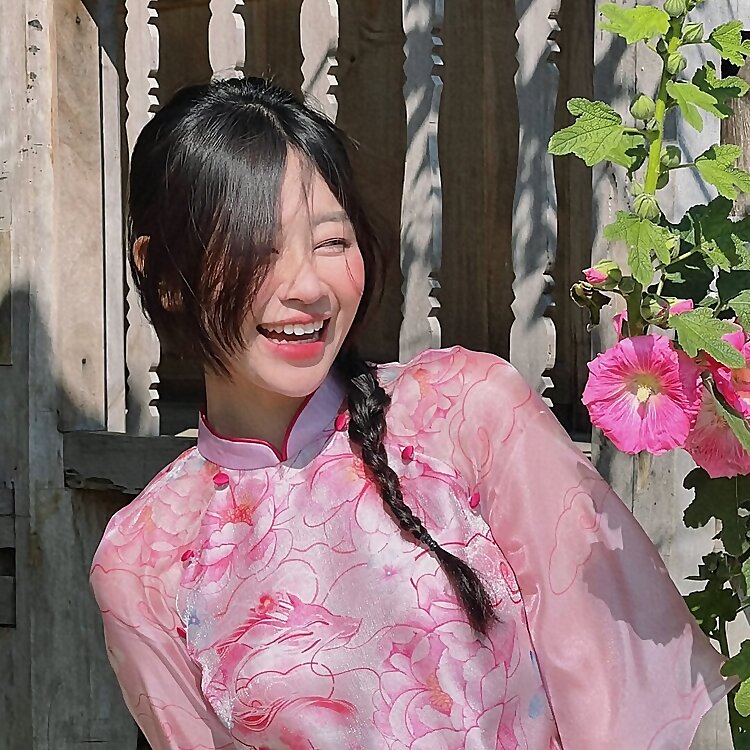 Chụp ảnh cùng Lê Chi