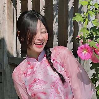 Chụp ảnh cùng Lê Chi