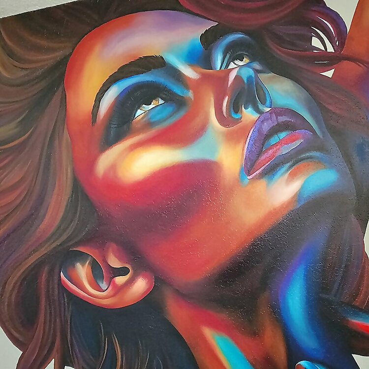 Laura Thomas