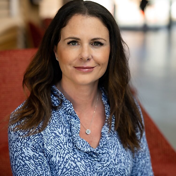 Dr Nicole Avena