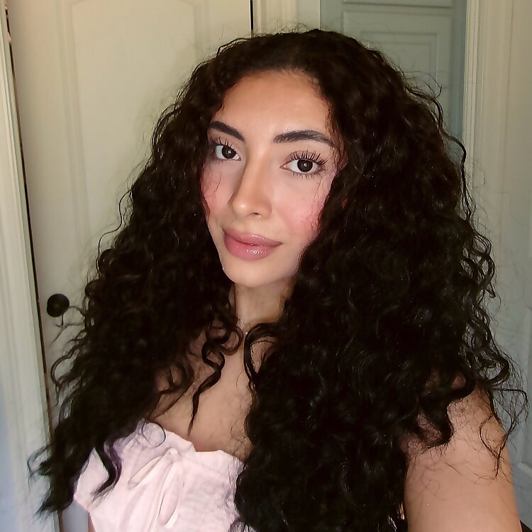 Angela Campos