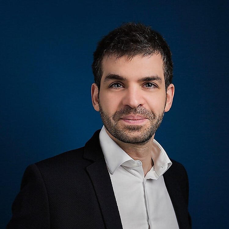 Dr. Yoni Madar