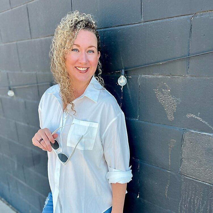 Olivia Elizabeth Mead