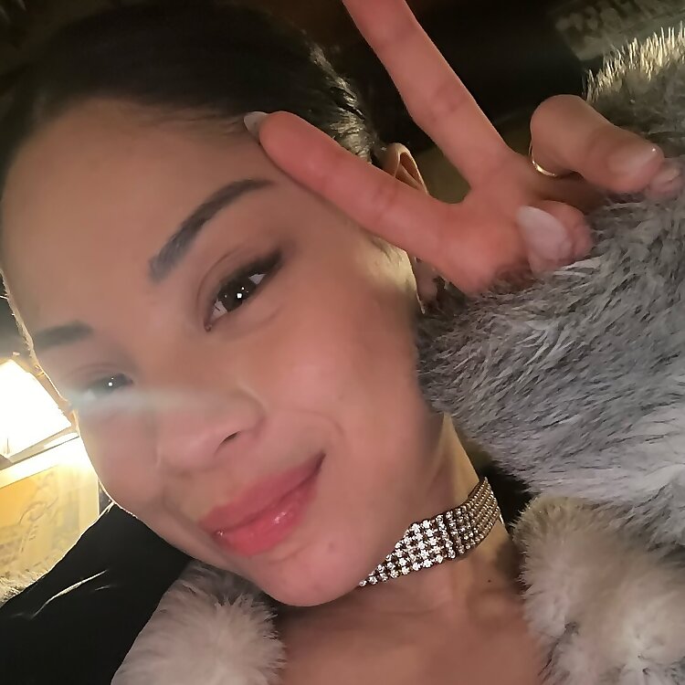 Eva Noblezada