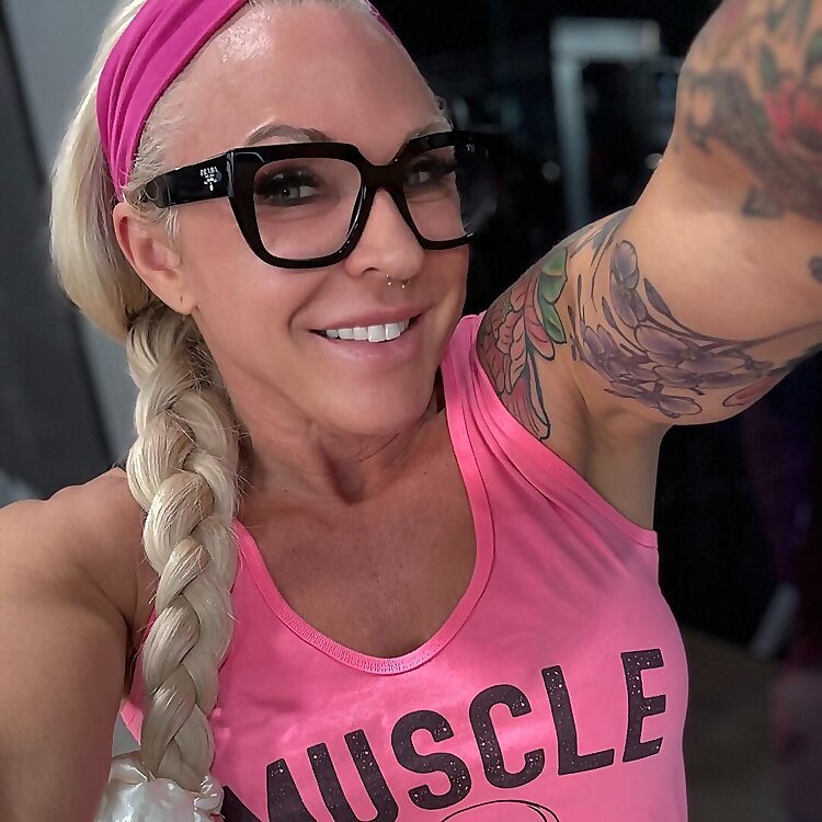 Scarlett Deville