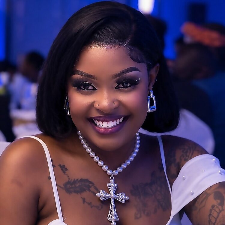 Dee Goddess