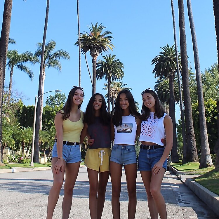 Cath & Laurie & Roxanne & Amélie Girard