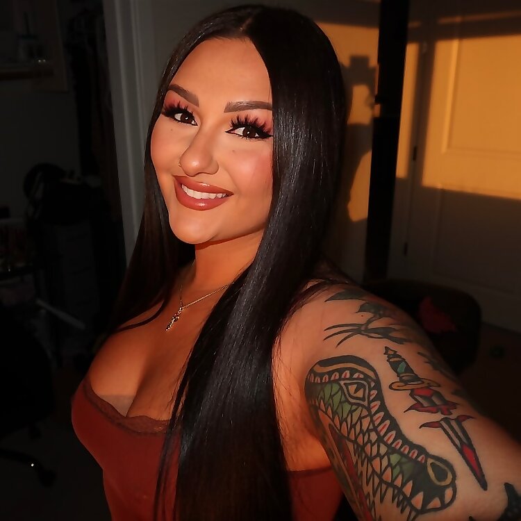Roxanne Roselle 🌹
