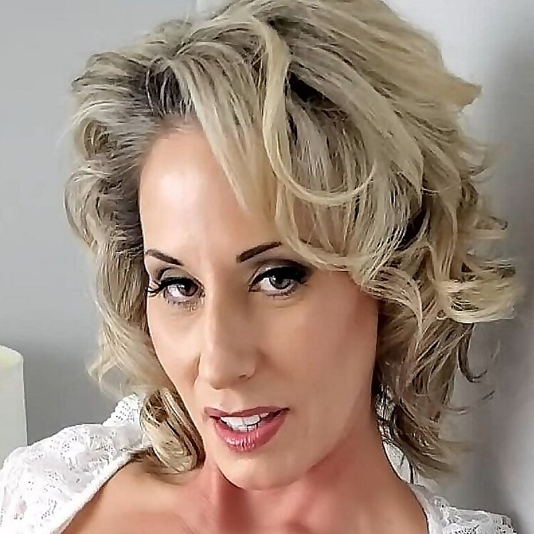 Sandra Lyn