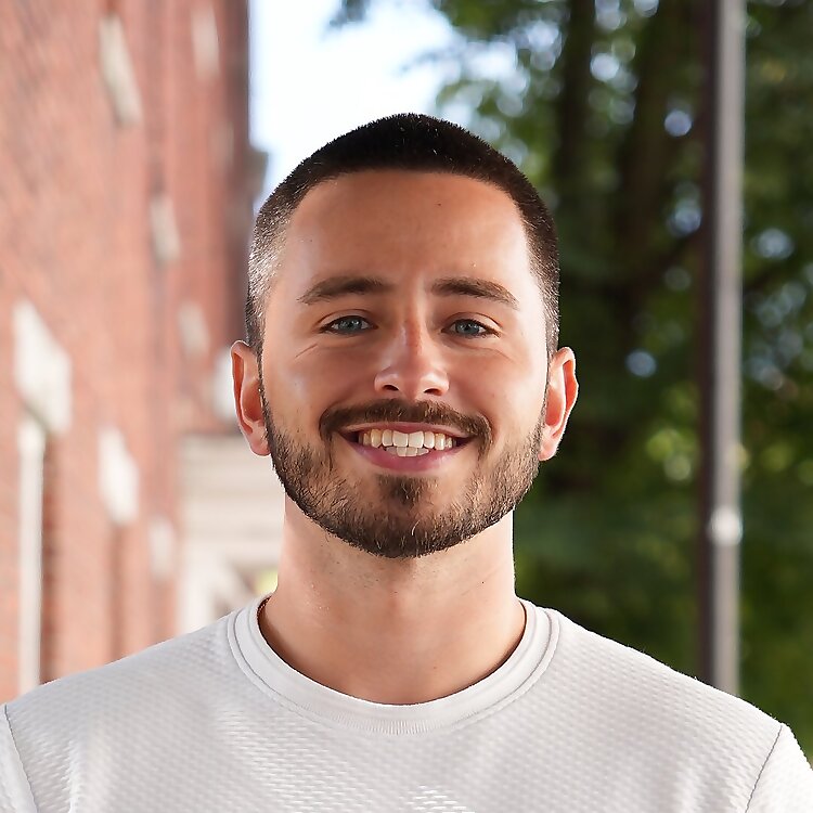 Kyle Waszeciak