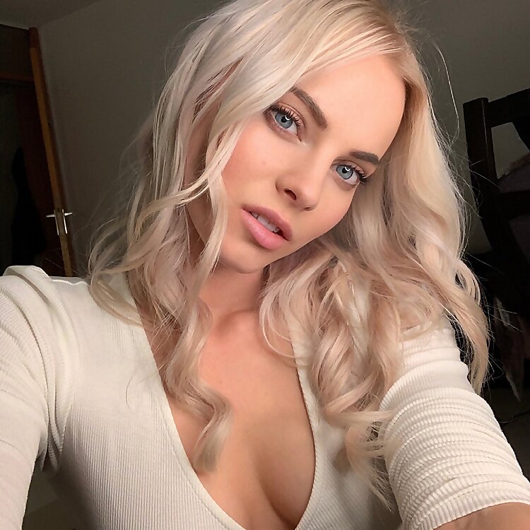 Peyton 💗  (#1 NAUGHTY FITNESS ⭐ ON OF)