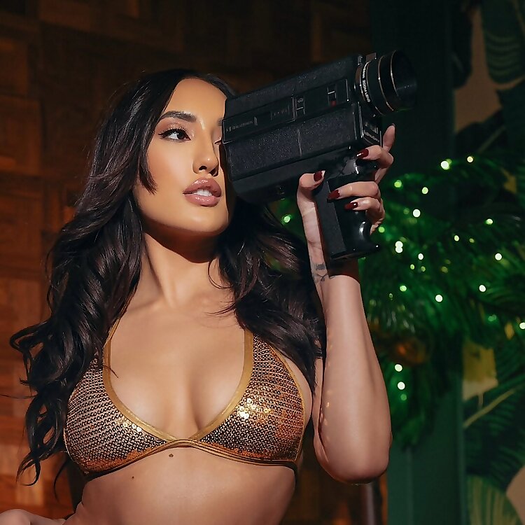 Chloe Amour