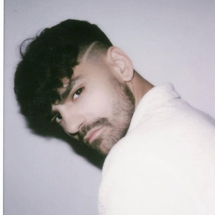 Kristián Shen Cömlek