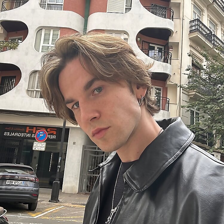 Gun