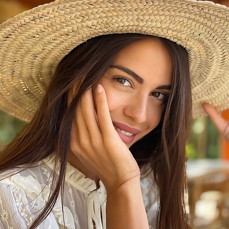 Lavinia C.