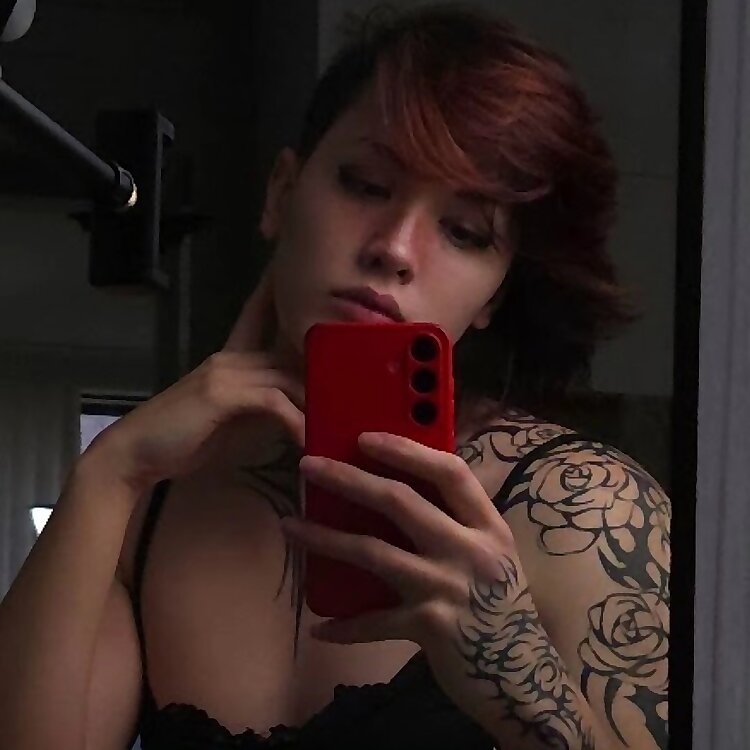 Ellie Nyx